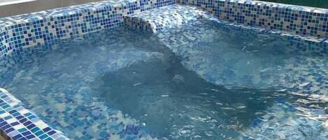 6 piscines extérieures