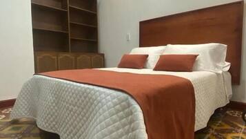 Classic Double Room | Desk, laptop workspace, iron/ironing board, free WiFi