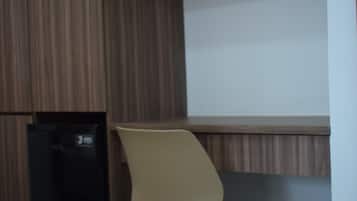 Classic Double Room, Multiple Beds | Desk, laptop workspace, iron/ironing board, free WiFi