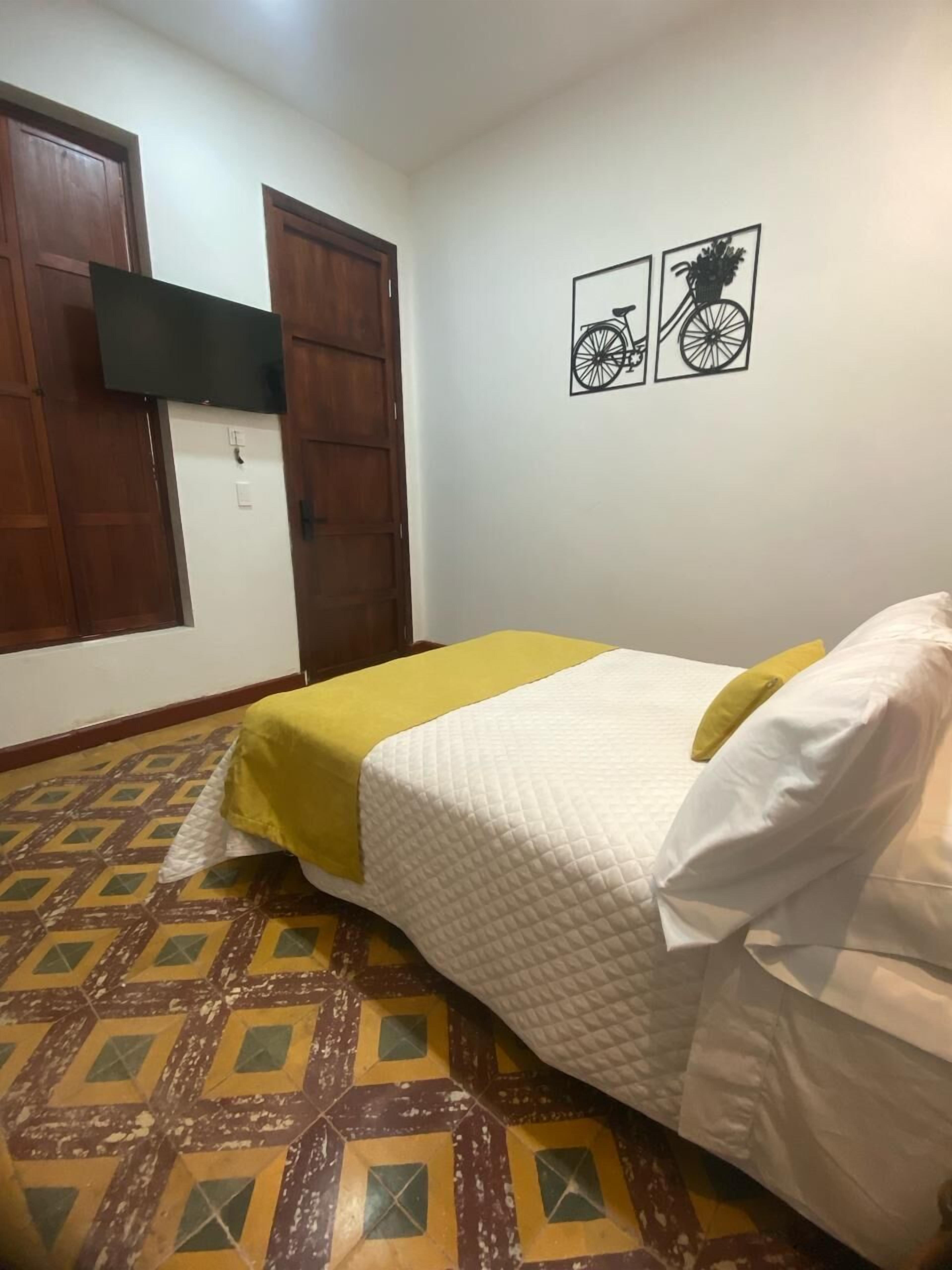 Habitació clàssica, 1 llit doble | Escriptori i espai de treball apte per a portàtils 