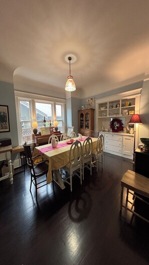 Dining - New Listing-Spacious 4-bedroom house in San Jose perfect for Super Bowl Weekend (San Jose)
