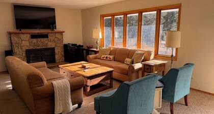 Escape the heat of the summer 3-bedroom house near Idaho Springs.