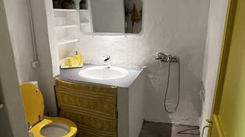 Bruser, hårtørrer, håndklæder, Sæbe