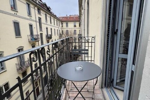 AKM Porta Romana Apartment