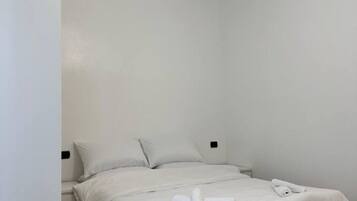 1 bedroom, iron/ironing board, internet, bed sheets