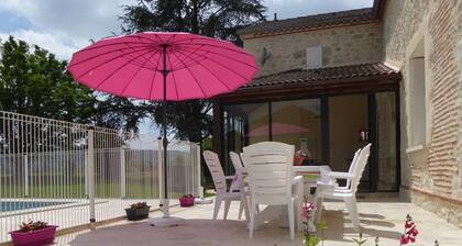 Maison en pierre avec piscine à Penne-d'Agenais