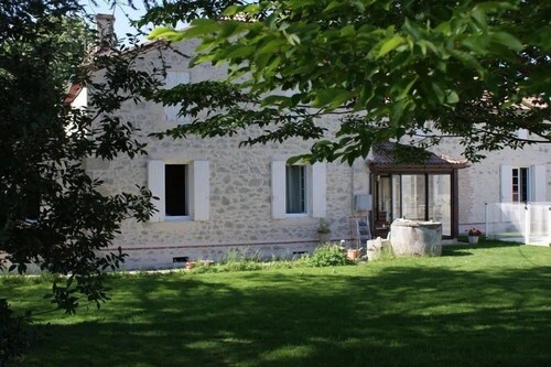 Maison en pierre avec piscine privée à Penne-d'Agenais