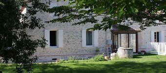 Maison en pierre avec piscine privée à Penne-d'Agenais