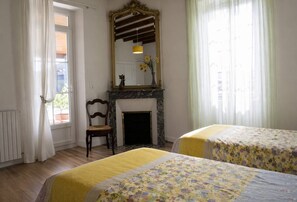 5 bedrooms, free WiFi - Maison en pierre avec piscine à Penne-d'Agenais (PENNE D AGENAIS)
