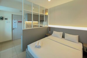 Room - Comfort And Homey Studio Grand Kamala Lagoon Apartment (Bekasi)
