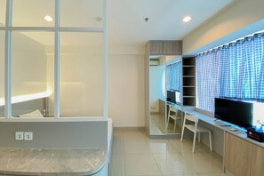 Room - Comfort And Homey Studio Grand Kamala Lagoon Apartment (Bekasi)