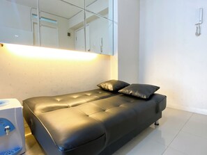 Standard Apartment - Best Price And Strategic 2Br At Bassura City Apartment (Jakarta)