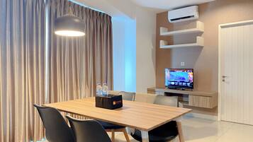 Standard Apartment | Dining room