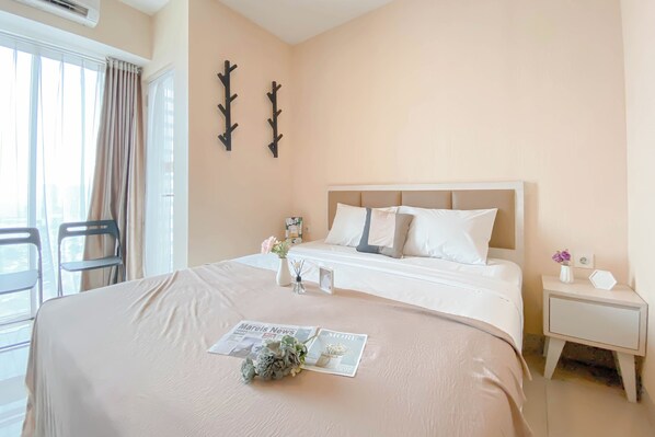 Standard Apartment - Cozy And Good Living 1Br At Grand Kamala Lagoon Apartment (Bekasi)