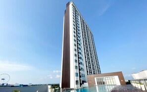 Exterior - Cozy And Neat Studio At Cleon Park Apartment (Jakarta)