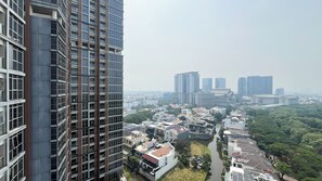 Standard Apartment | City view - Warm And Spacious 2Br At Gold Coast Apartment (Jakarta)