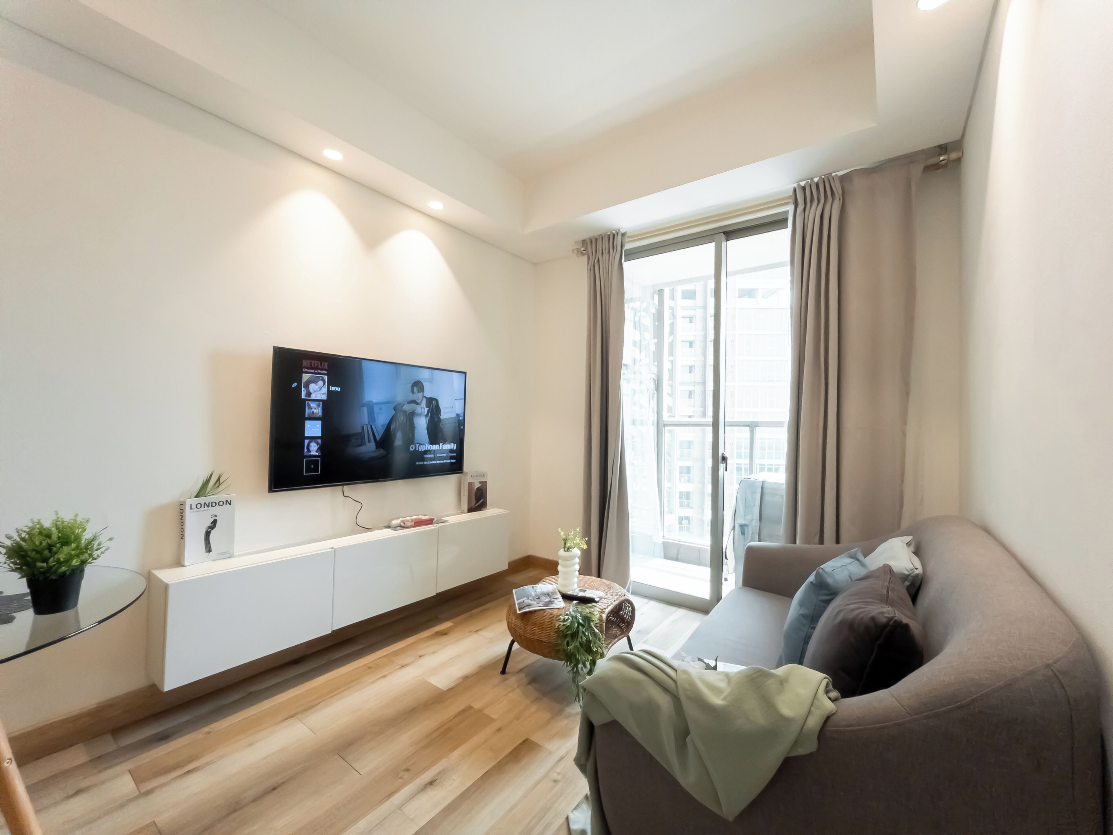 Standard Apartment | Living room