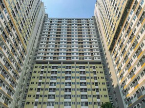 Exterior - Cozy Studio Apartment Royal Sentul Park (Bogor)