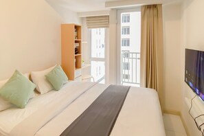 Standard Studio - Restful Living Studio At Apartment Tokyo Riverside Pik 2 (Teluknaga)