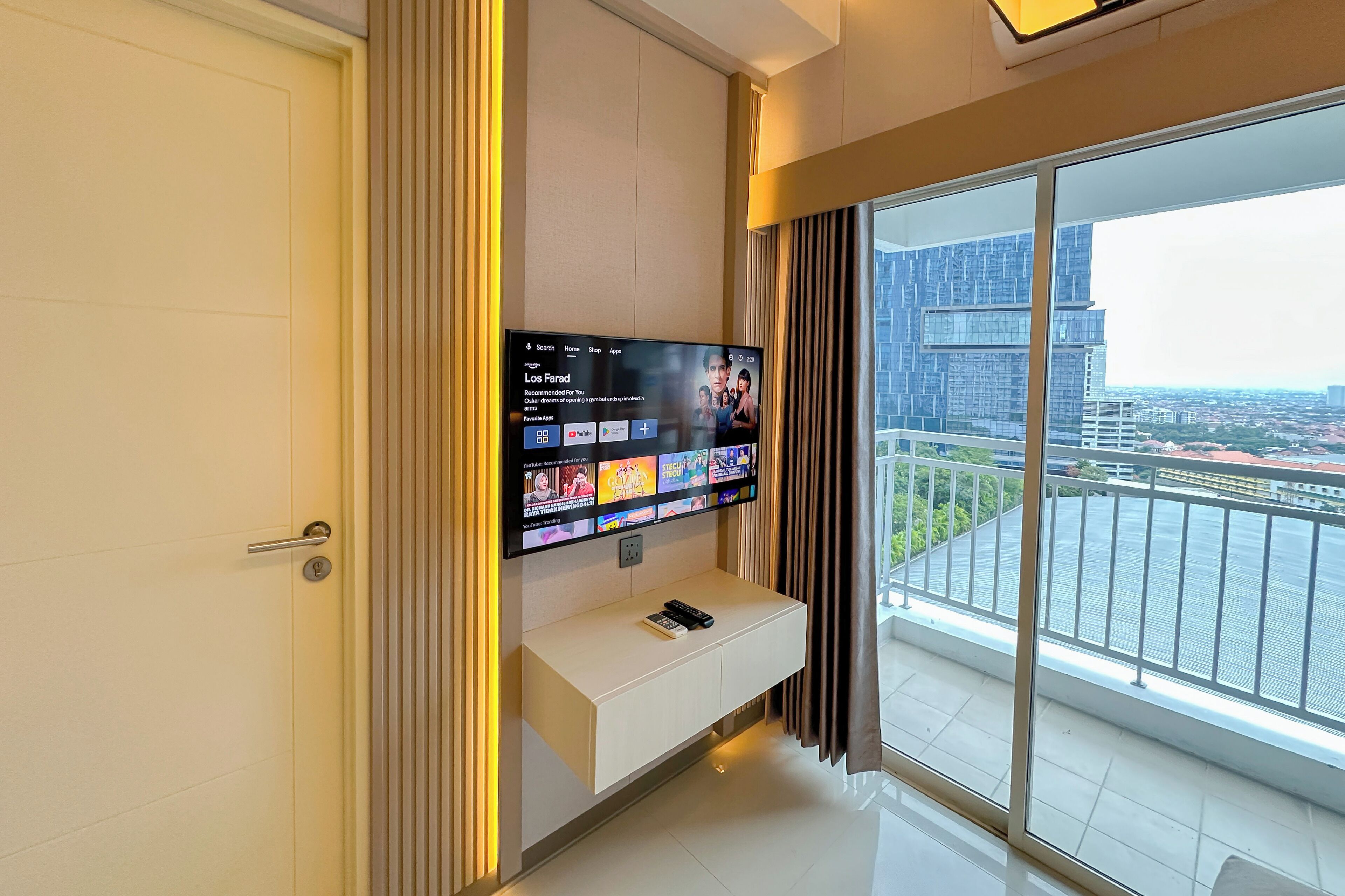 Standard Apartment | Television