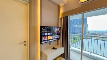 Standard Apartment | Television