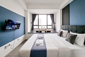 Interior - Stylish Blue And Strategic Studio At Apartment Collins Boulevard (Tangerang)