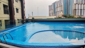 Outdoor pool - Classic Studio At Atria Residence Gading Serpong Apartment (Gading Serpong)