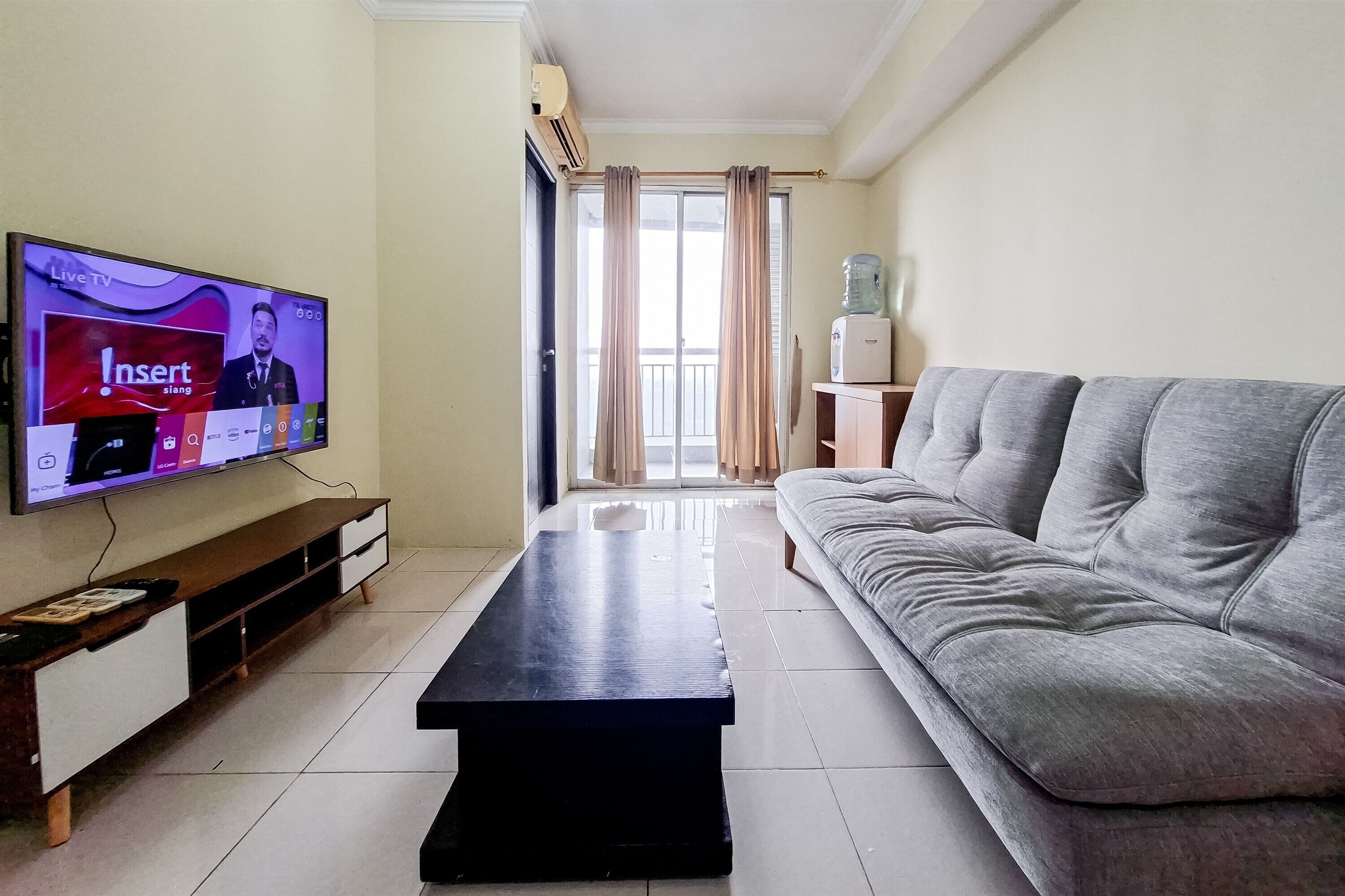 Standard Apartment | Living room