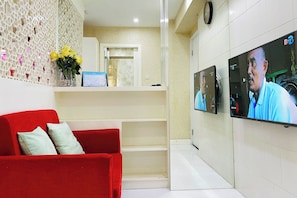 Living room - Vibrant Look 2Br At Apartment Green Pramuka City (Jakarta)