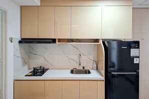 Standard Apartment | Private kitchen | Electric kettle - Lovely And Superb 2Br Apartment Tokyo Riverside Pik 2 (Teluknaga)