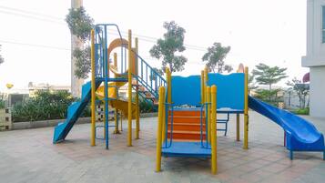 Khu vui chơi trẻ em - ngoài trời