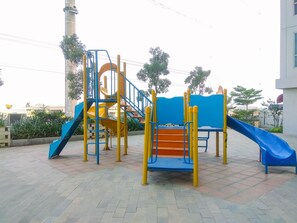 Zona de juegos infantil al aire libre