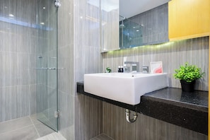Standard Apartment | Bilik Mandi