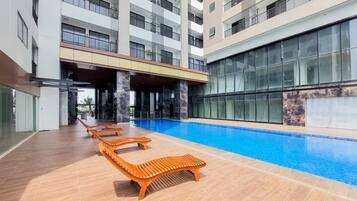 Kolam renang outdoor