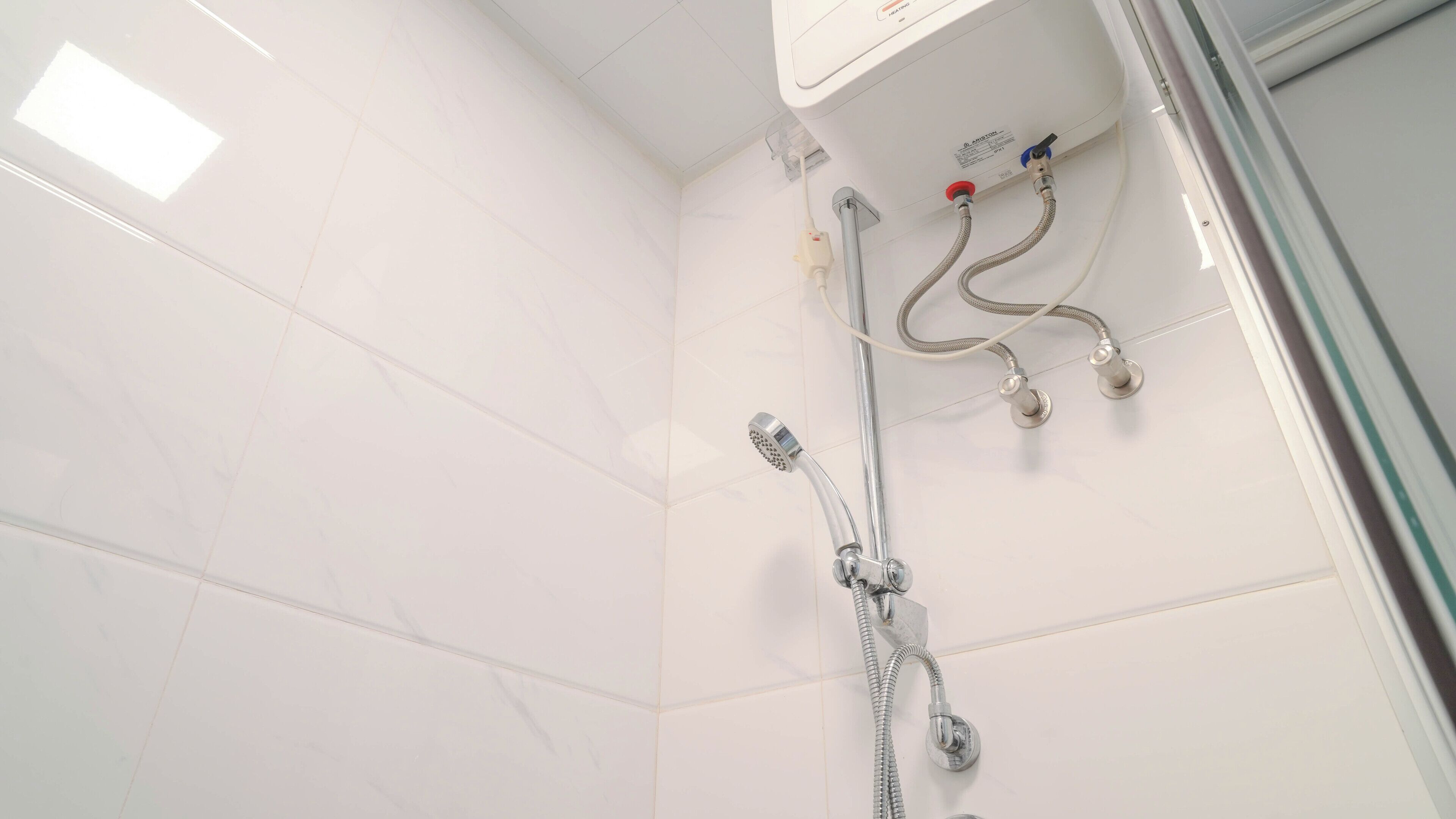 Standard Apartment | Bathroom