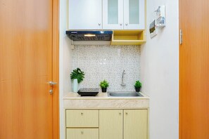 Interior - Wondrous Space 2Br At Apartment Evenciio Margonda (Depok)