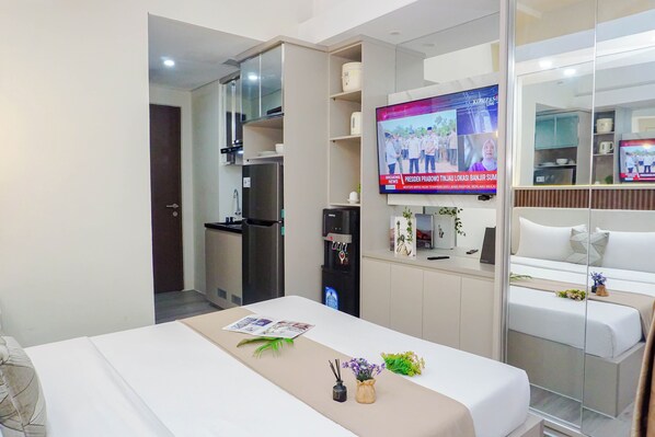 Standard Studio - Compact And Functional Studio At Apartment Transpark Juanda Bekasi Timur (Bekasi)