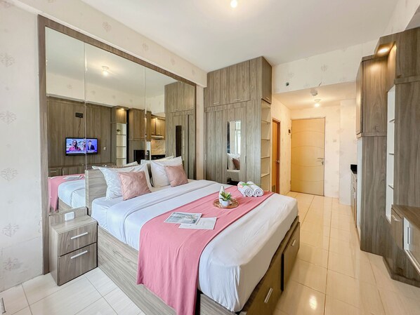 Room - Cozy Living Studio Near Merr At Bale Hinggil Apartment (Surabaya)