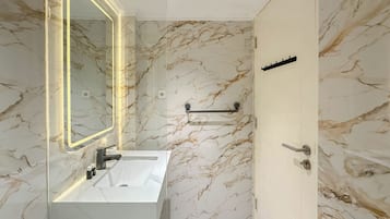 Studio Standar | Kamar mandi