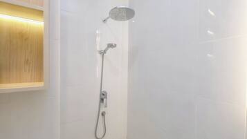 Standard Apartment | Bathroom