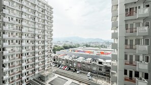 Standard Apartment | City view - Compact White 1Br At Sentul Tower Apartment (Citaringgul)