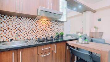 Standard Apartment | Private kitchen | Electric kettle