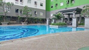 Outdoor pool - Simple Look 2Br Apartment Green Pramuka City Near Shopping Center (Jakarta)