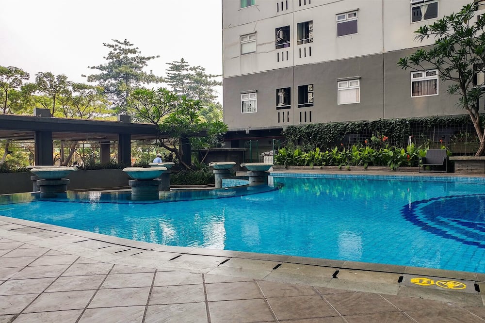 Simple Look 2Br Apartment Green Pramuka City Near Shopping Center