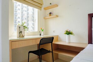 Standard Studio - Homelike And Minimalist Studio At Apartment Podomoro Golf View (Gunung Putri)