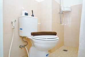 Standard Studio - Homelike And Minimalist Studio At Apartment Podomoro Golf View (Gunung Putri)