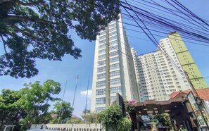 Exterior - Simply Studio Apartment Near Unpar At Parahyangan Residence (Bandung)