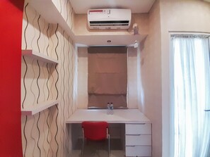 Standard Studio | Bed sheets - Simply Studio Apartment Near Unpar At Parahyangan Residence (Bandung)