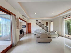 Living area - Stunning 3Br At Villa Casa De Uli (Jimbaran)