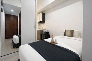 Standard Studio - Basic Look Studio Apartment At Vittoria Residence (Jakarta)